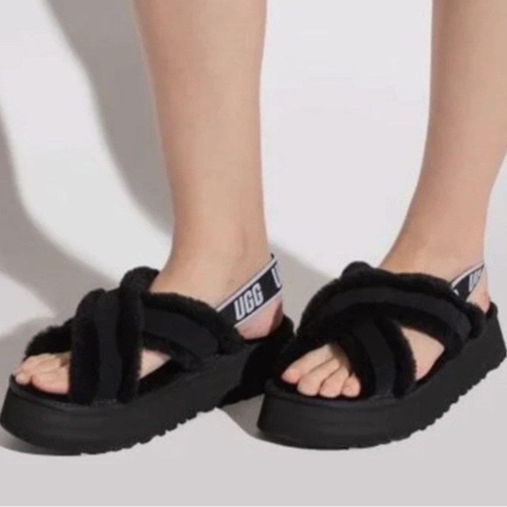 UGG‎ DISCO CROSS PLATFORM SLIPPER